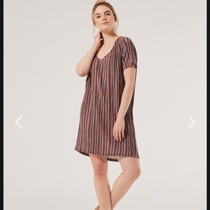 Pact striped “Crush Easy” dress with pockets - Size Medium